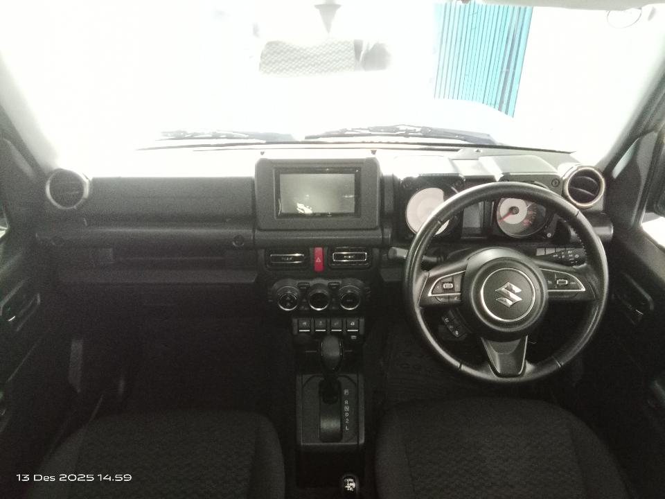 Foto Mobil Bekas Dashboard Suzuki Jimny 1.5 4x4 tahun 2021