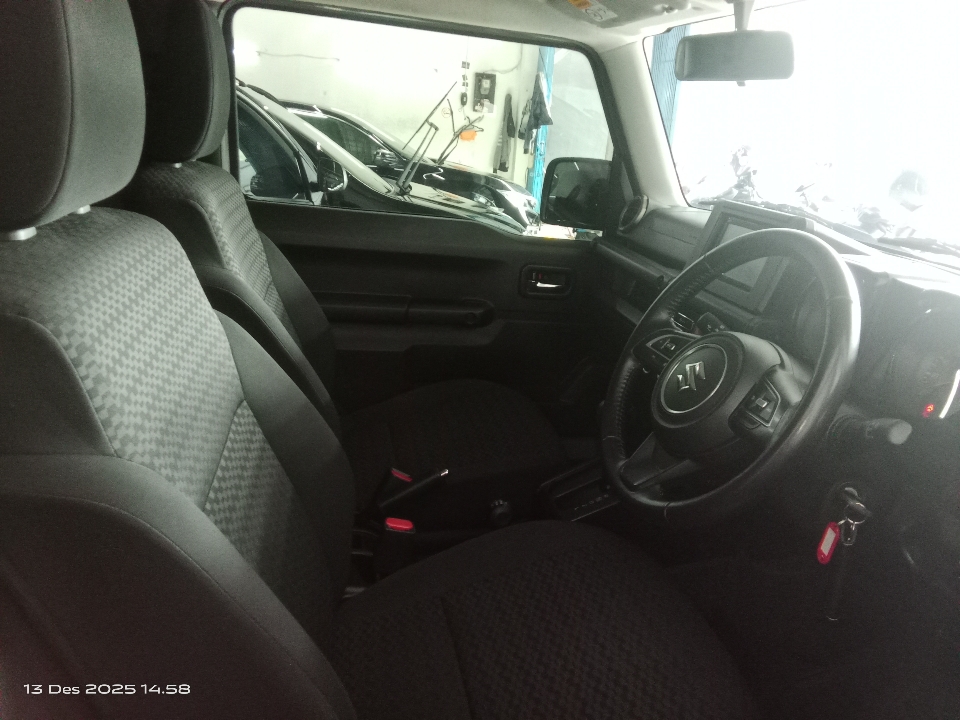 Foto Mobil Bekas Depan Suzuki Jimny 1.5 4x4 tahun 2021