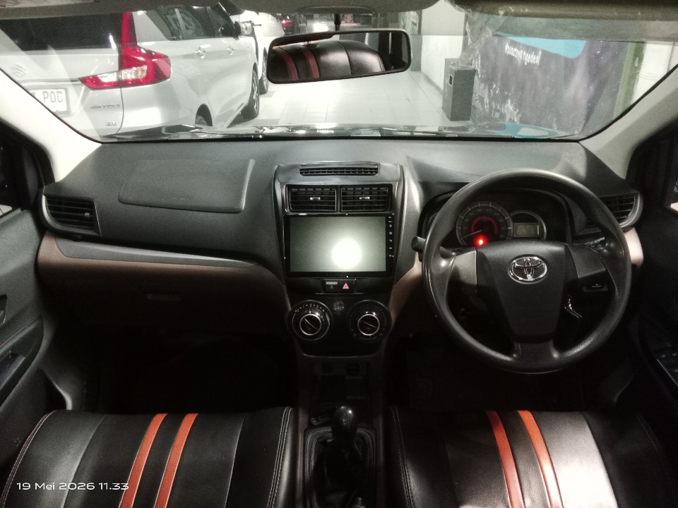 Foto Mobil Bekas Dashboard Toyota Avanza 1.3 E tahun 2018