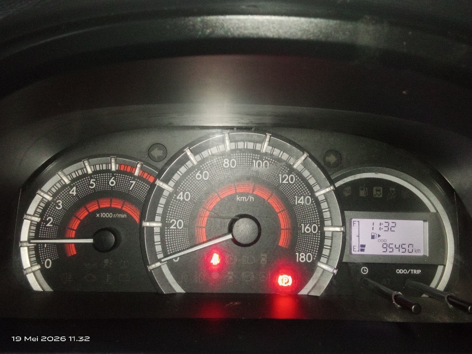 Foto Mobil Bekas Odometer Toyota Avanza 1.3 E tahun 2018