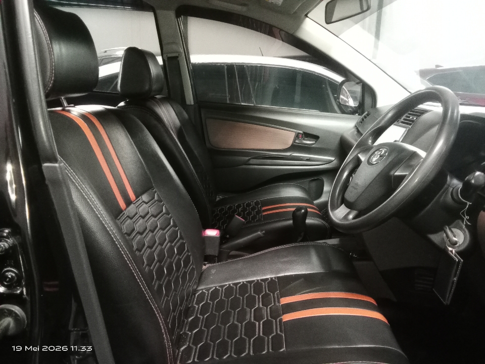Foto Mobil Bekas Kabin Depan Toyota Avanza 1.3 E tahun 2018
