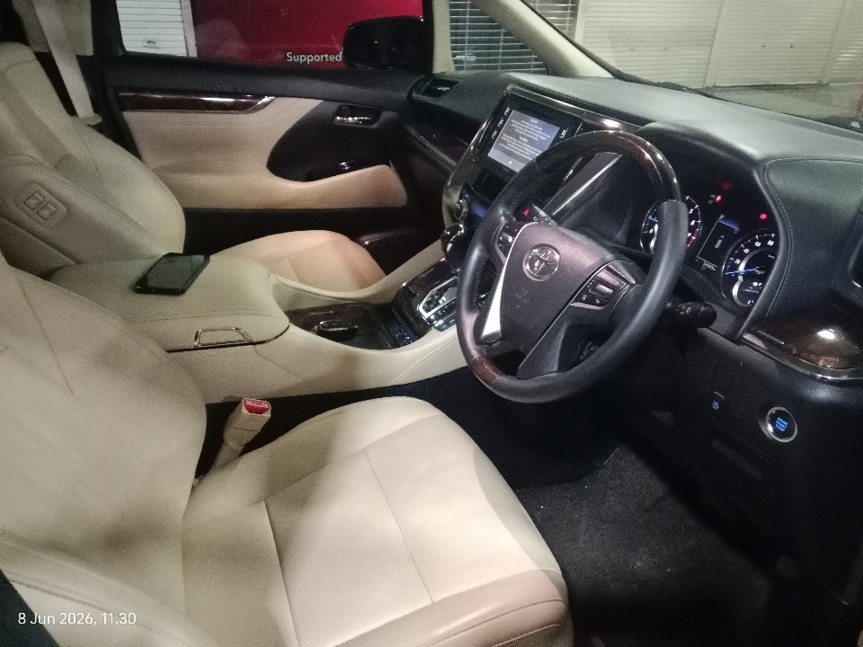 Foto Mobil Bekas Depan Toyota Alphard 2.5 G tahun 2019