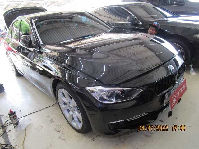 2012 BMW 335i 3.0 - Foto 1 dari 6