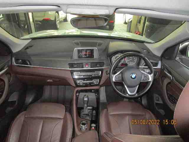 Foto Mobil Bekas Dashboard BMW X1 1.5 Sdrive18i tahun 2017
