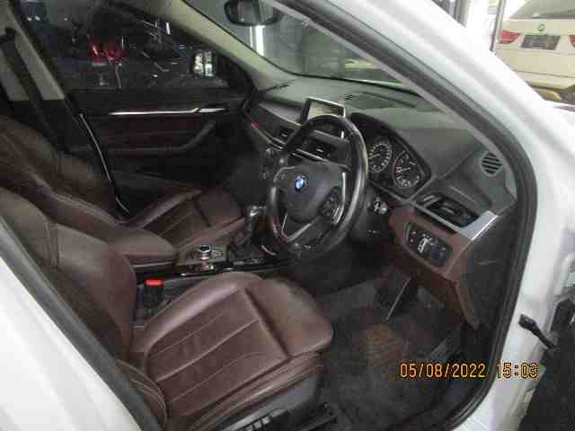 Foto Mobil Bekas Kabin Depan BMW X1 1.5 Sdrive18i tahun 2017