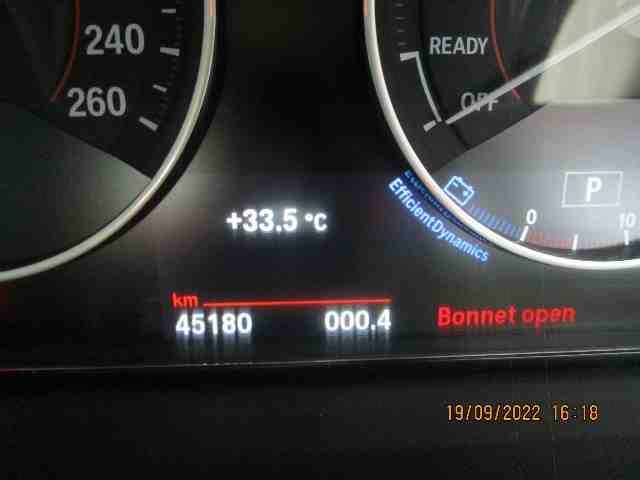 Foto Mobil Bekas Odometer BMW 320i 2.0 tahun 2017