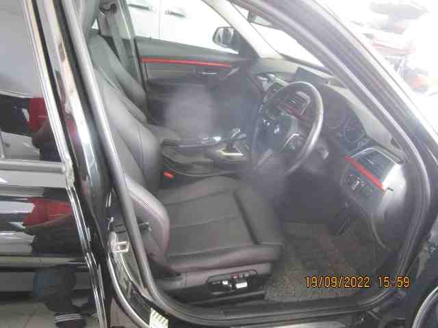Foto Mobil Bekas Kabin Depan BMW 320i 2.0 tahun 2017