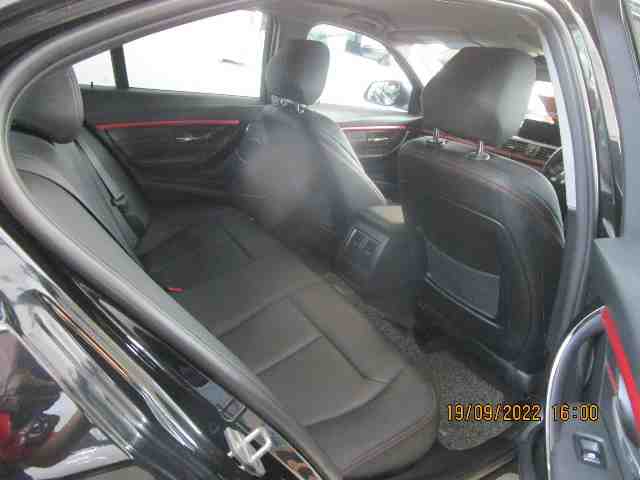 Foto Mobil Bekas Kabin Belakang BMW 320i 2.0 tahun 2017