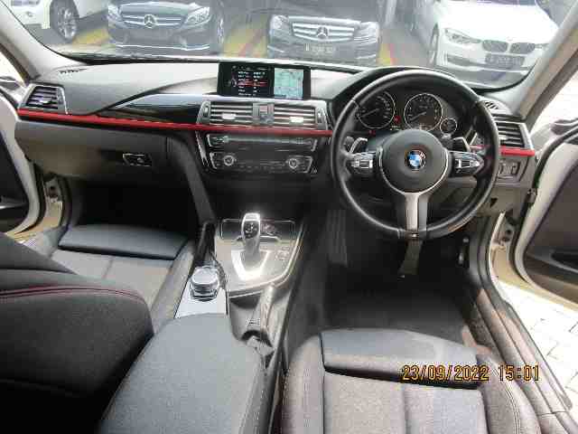 Foto Mobil Bekas Dashboard BMW 320i 2.0 tahun 2016