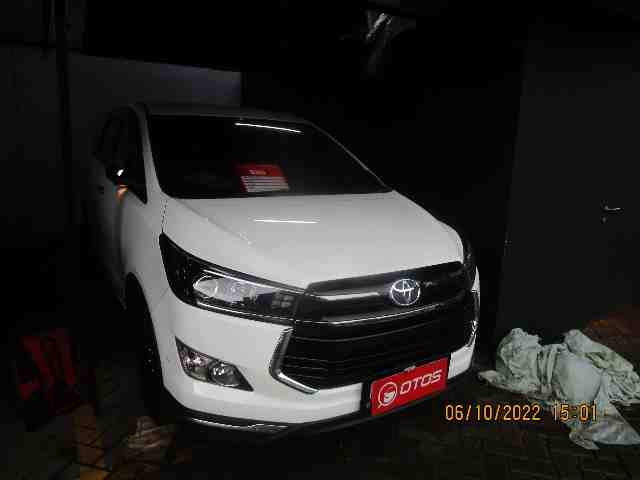 2020 Toyota Kijang Innova 2.4 Venturer - Foto 1 dari 6