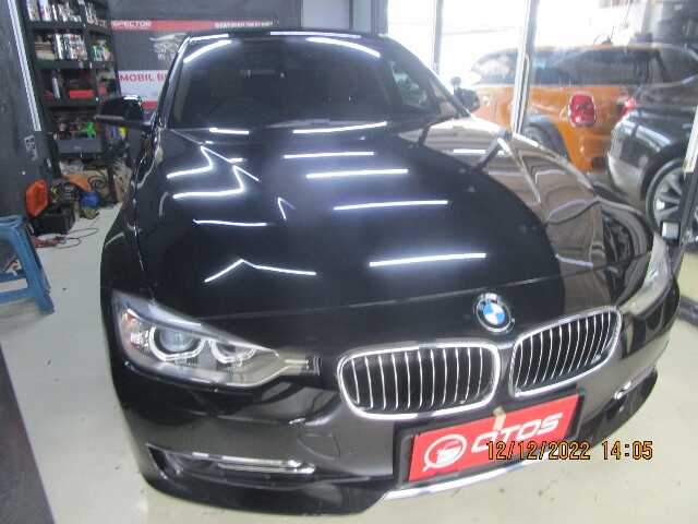 2015 BMW 320i 2.0 - Foto 1 dari 6