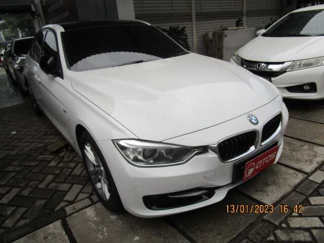 2015 BMW 320i 2.0 - Foto 1 dari 6