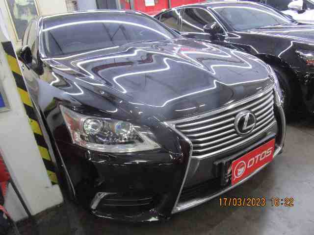2014 Lexus LS 460 L 4.6 - Foto 1 dari 6