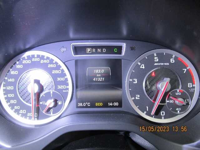 Foto Mobil Bekas Odometer Mercedes-Benz A45 AMG 2.0 4MATIC tahun 2014