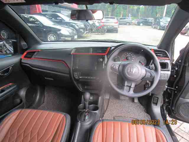 Foto Mobil Bekas Dashboard Honda Brio 1.2 RS tahun 2021