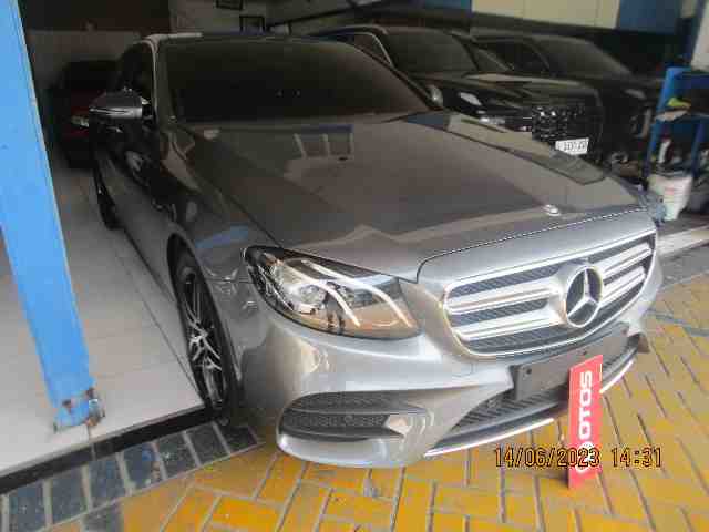 2017 Mercedes-Benz E300 2.0 AMG Line - Foto 1 dari 6