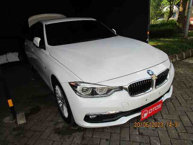 2018 BMW 320i 2.0 - Foto 1 dari 6