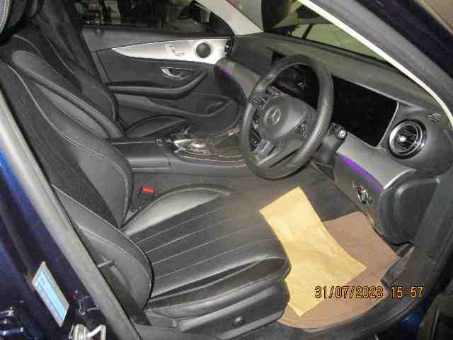 Foto Mobil Bekas Kabin Depan Mercedes-Benz E250 2.0 tahun 2017