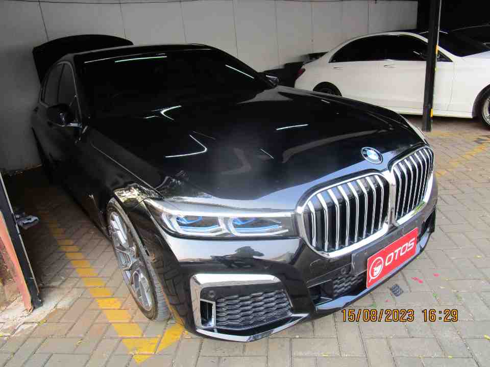 2019 BMW 730Li 2.0 - Foto 1 dari 6