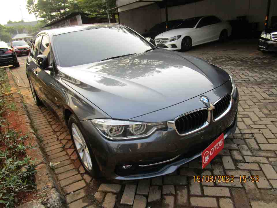 2018 BMW 320i 2.0 - Foto 1 dari 6
