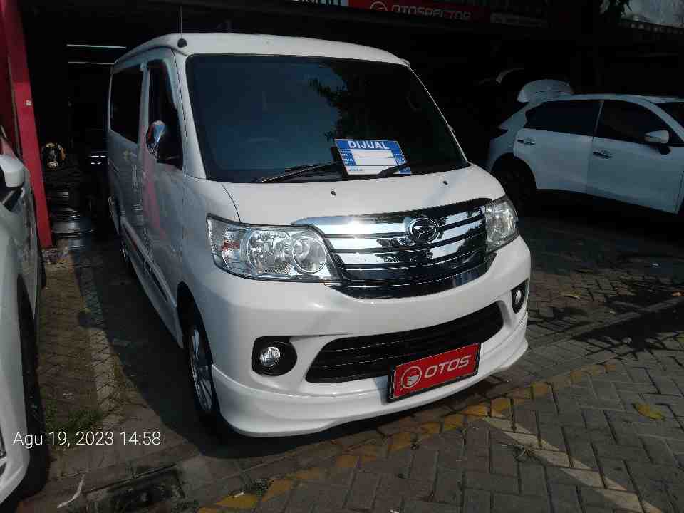 2020 Daihatsu Luxio 1.5 X - Foto 1 dari 6