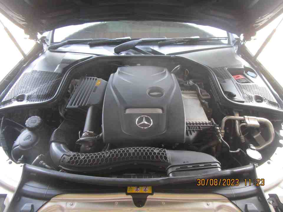 Foto Mobil Bekas Mesin Mercedes-Benz C300 2.0 AMG tahun 2018
