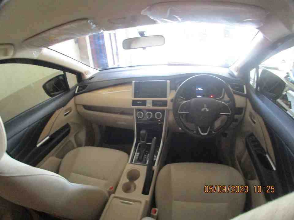 Foto Mobil Bekas Dashboard Mitsubishi Xpander 1.5 Ultimate tahun 2021