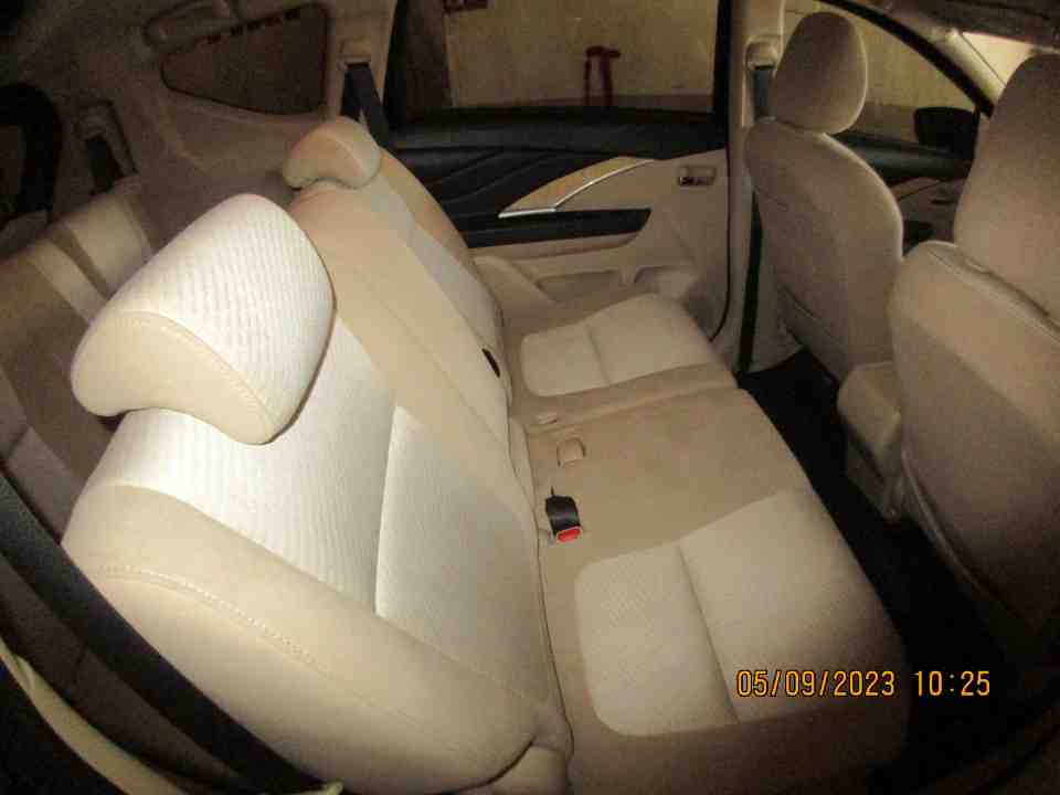Foto Mobil Bekas Kabin Belakang Mitsubishi Xpander 1.5 Ultimate tahun 2021
