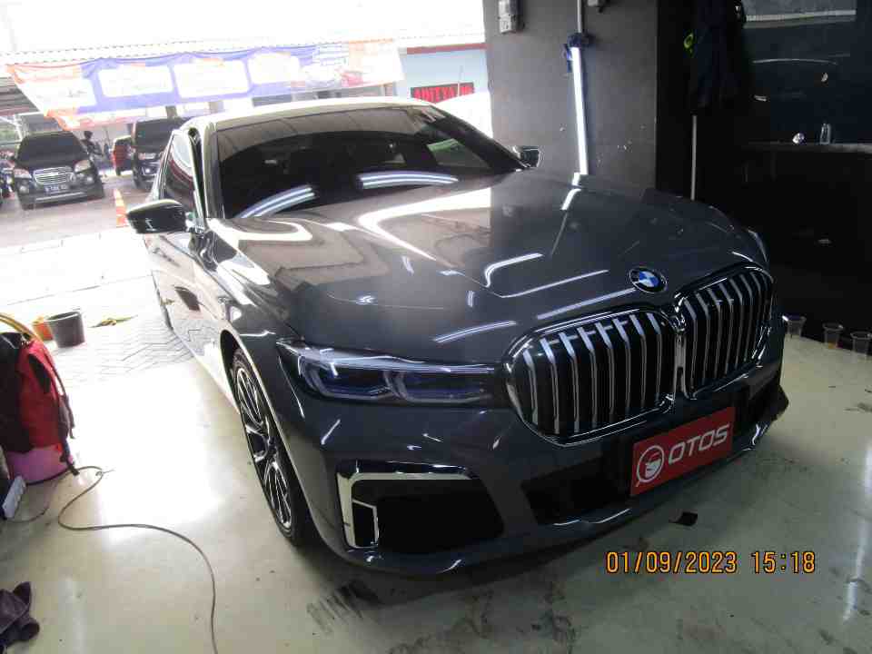 2020 BMW 730Li 2.0 - Foto 1 dari 6