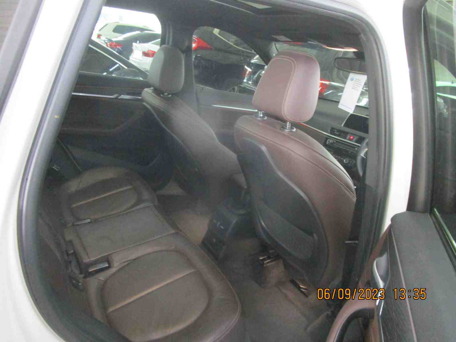 Foto Mobil Bekas Kabin Belakang BMW X1 1.5 Sdrive18i tahun 2018