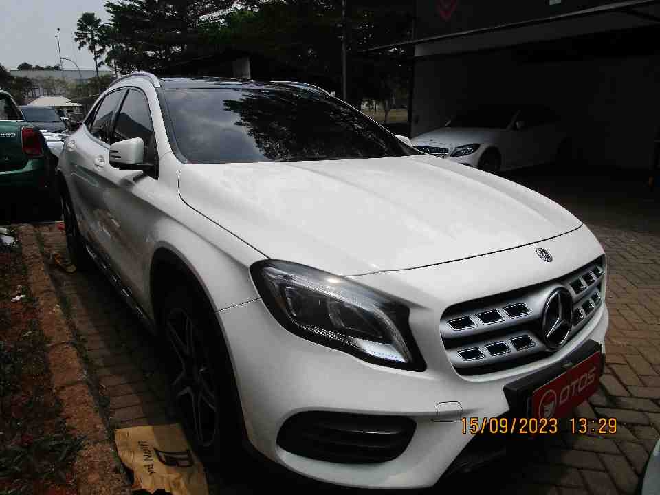 2018 Mercedes-Benz GLA200 1.6 - Foto 1 dari 6