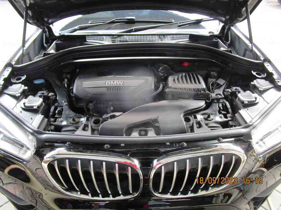 Foto Mobil Bekas Mesin BMW X1 1.5 Sdrive18i tahun 2018
