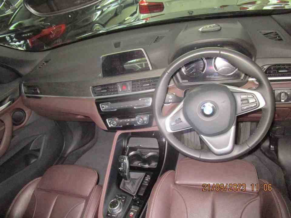 Foto Mobil Bekas Dashboard BMW X1 1.5 Sdrive18i tahun 2018
