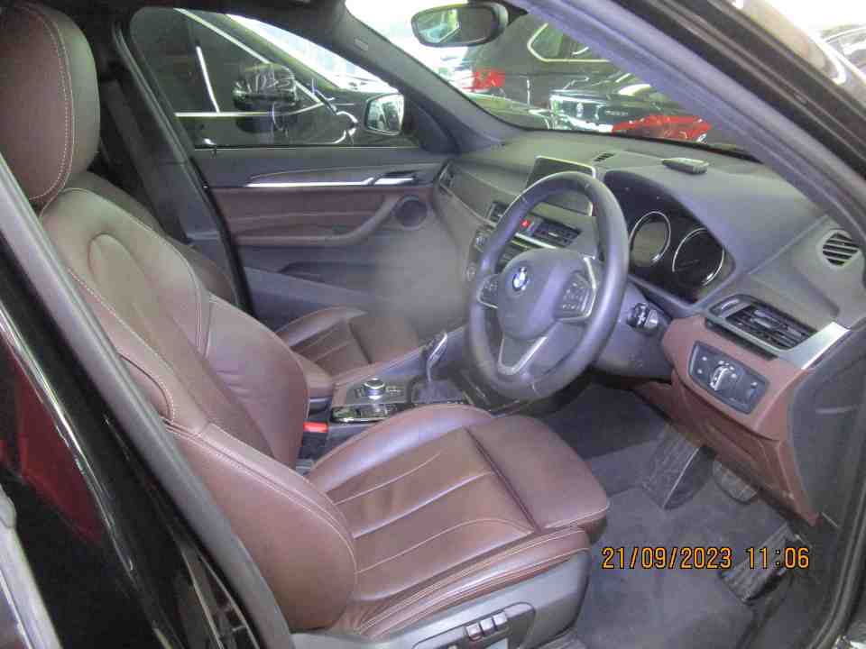 Foto Mobil Bekas Kabin Depan BMW X1 1.5 Sdrive18i tahun 2018