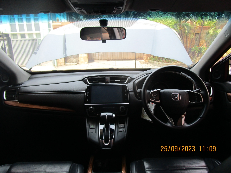 Foto Mobil Bekas Dashboard Honda CR-V 1.5 Turbo Prestige tahun 2017