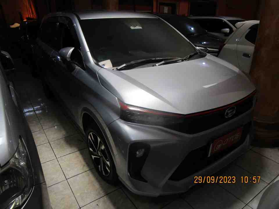 2022 Daihatsu Xenia 1.5 - Foto 1 dari 6