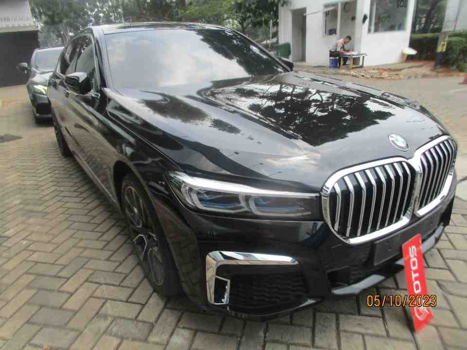 2019 BMW 730Li 2.0 - Foto 1 dari 6