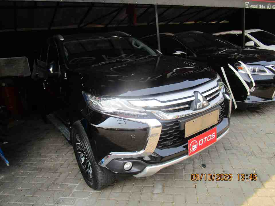 2018 Mitsubishi Pajero Sport 2.4 Dakar - Foto 1 dari 6