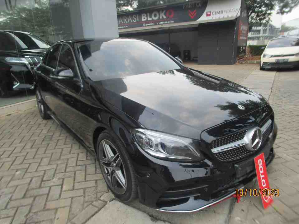 2020 Mercedes-Benz C300 2.0 - Foto 1 dari 6