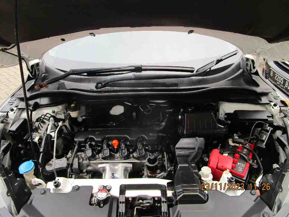 Foto Mobil Bekas Mesin Honda HR-V 1.8 tahun 2019
