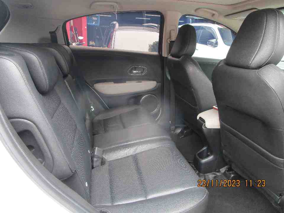 Foto Mobil Bekas Kabin Belakang Honda HR-V 1.8 tahun 2019
