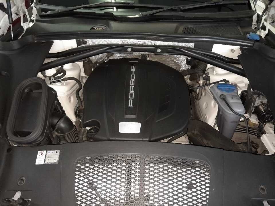 Foto Mobil Bekas Mesin Porsche Macan 2.0 tahun 2014