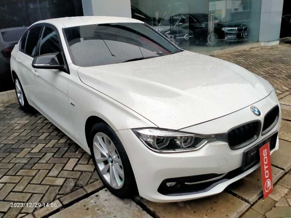 2016 BMW 320i 2.0 - Foto 1 dari 6