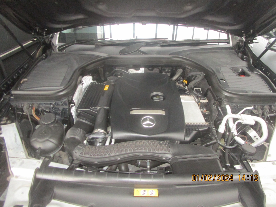 Foto Mobil Bekas Mesin Mercedes-Benz GLC250 2.0 tahun 2016