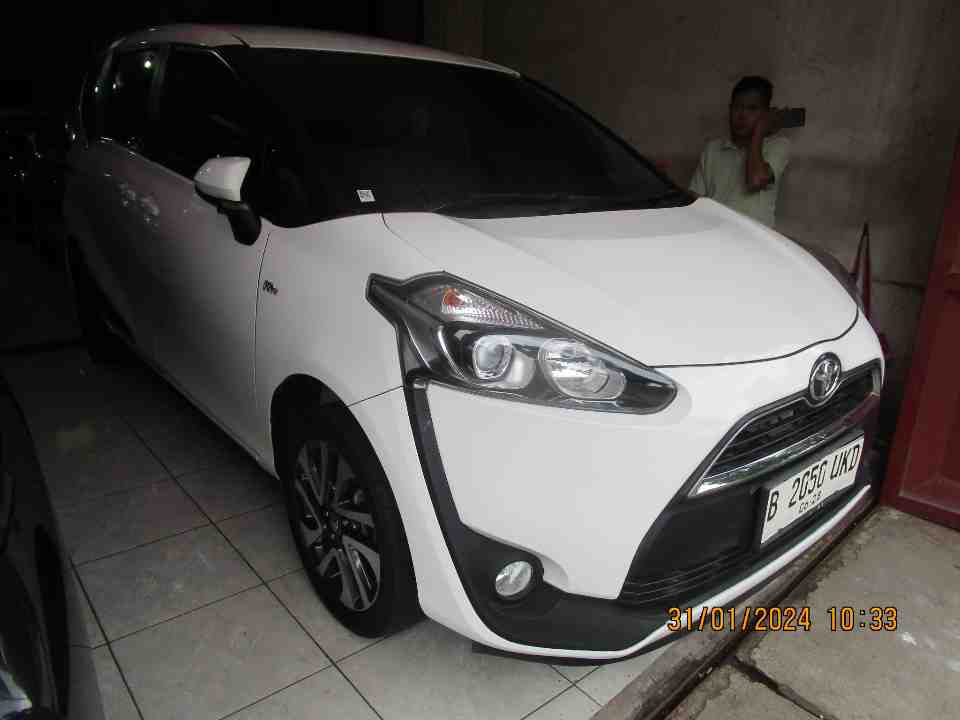 2018 Toyota Sienta 1.5 V