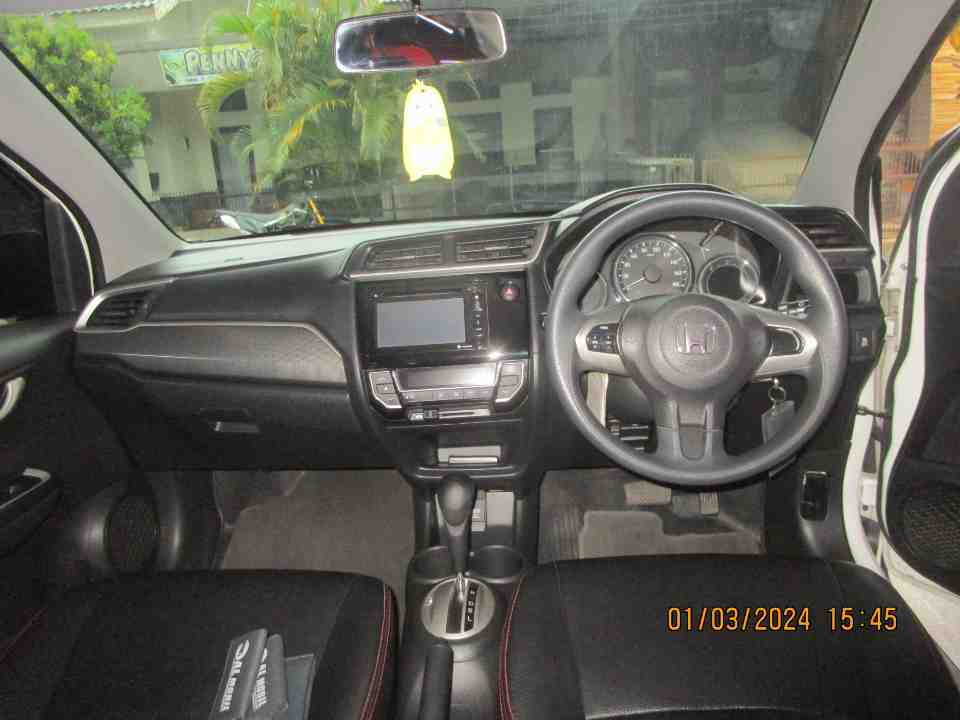 Foto Mobil Bekas Dashboard Honda BR-V 1.5 E Prestige tahun 2016