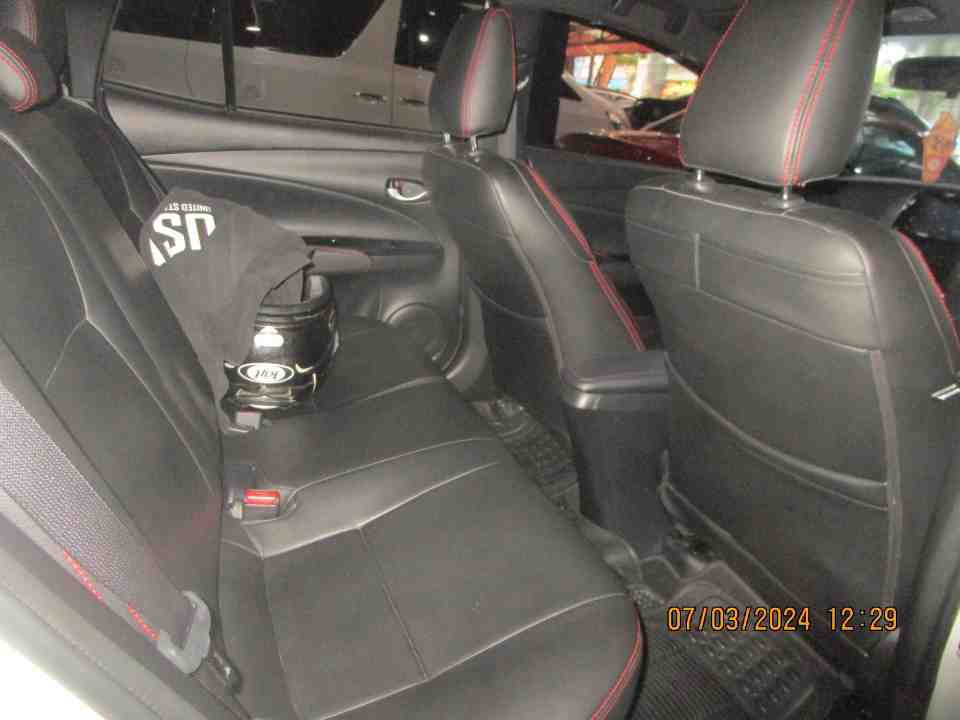 Foto Mobil Bekas Kabin Belakang Toyota Yaris 1.5 S tahun 2018