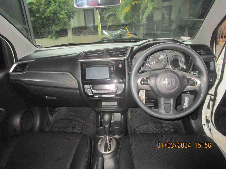 Foto Mobil Bekas Dashboard Honda BR-V 1.5 E Prestige tahun 2016