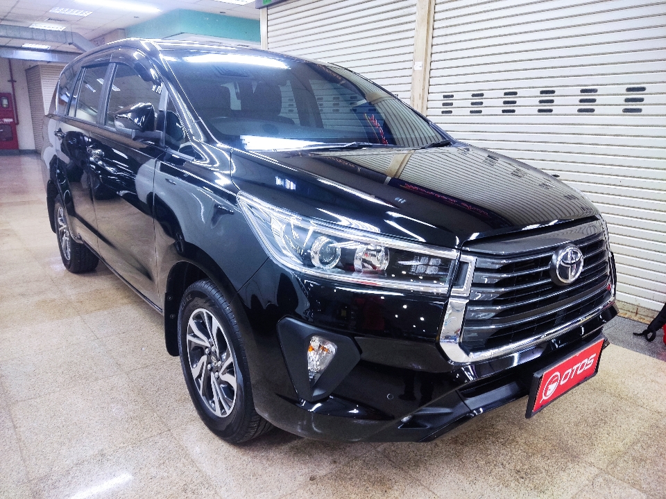 2022 Toyota Kijang Innova 2.4 V - Foto 1 dari 6