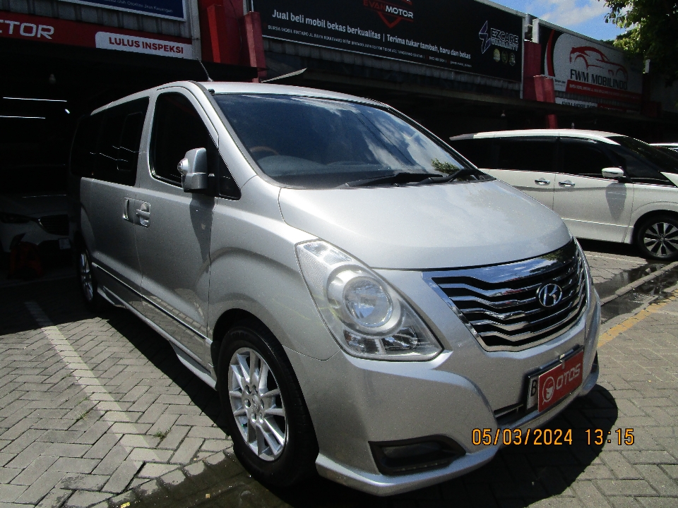 2014 Hyundai H-1 2.4 - Foto 1 dari 6